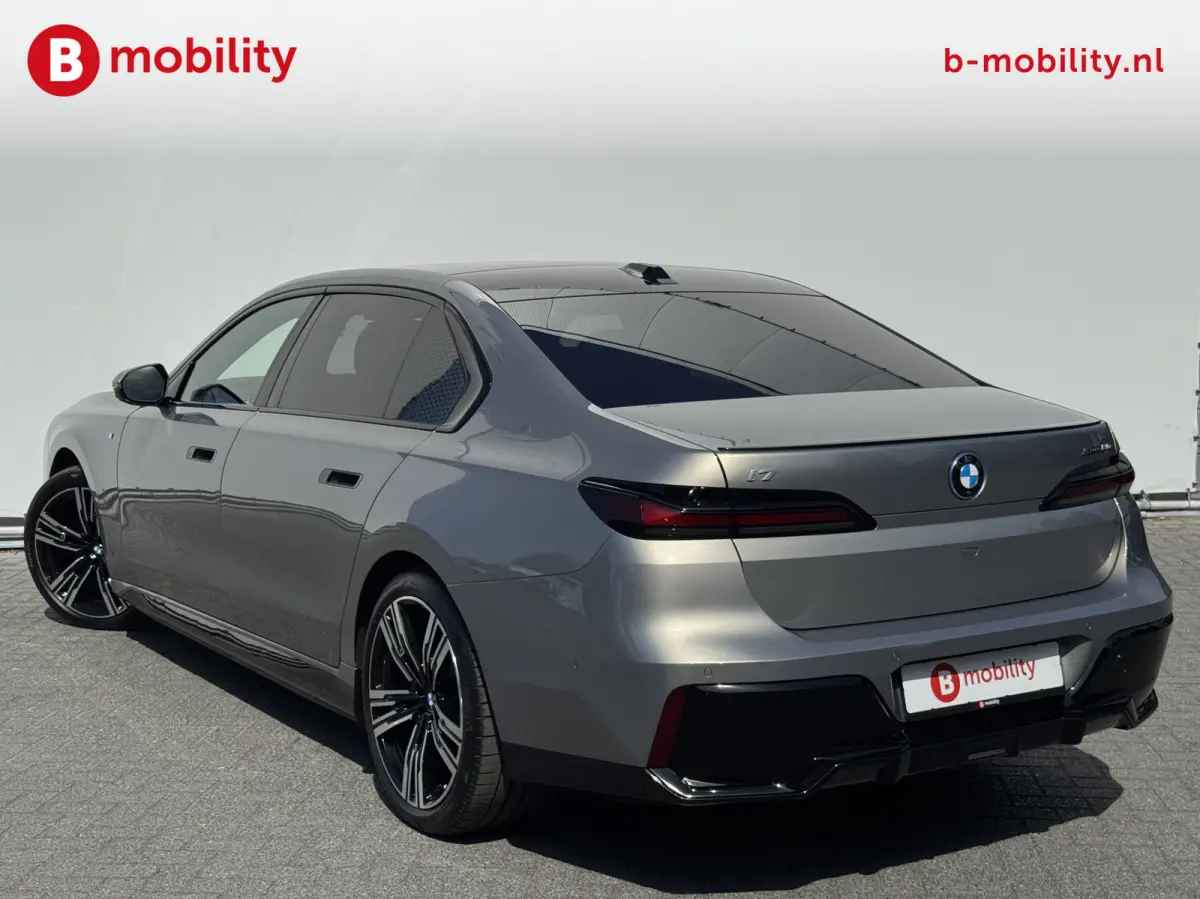 xDrive60 106 kWh M-Sport Pro Panoramadak NL Auto! | Bowers&Wilkins | Driving Assistand Professional | Stoel/ stuurverwarming | 360 Camera | Head-Up Display