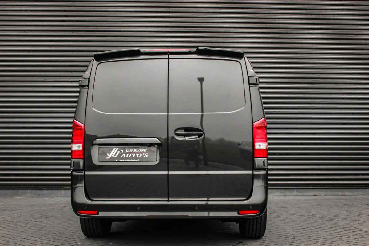 119 CDI L2 SELECT LANG LEDEREN BEKLEDING / 2XSCHUIFDEUR / BPM VRIJ / VERLAAGD / AMG / APPLE CARPLAY / FULLBLACK