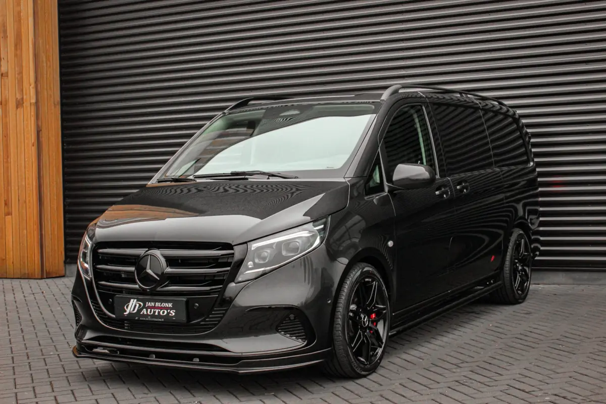 119 CDI L2 SELECT LANG LEDEREN BEKLEDING / 2XSCHUIFDEUR / BPM VRIJ / VERLAAGD / AMG / APPLE CARPLAY / FULLBLACK