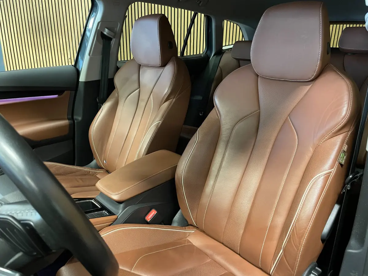 80|87% SOH|GROTE ACCU|ELEK.TREKHAAK||STUUR+STOELVERW.V+A|CARPLAY/ANDROID|CAMERA|NAVI|NAP|NL-AUTO|MARGE|