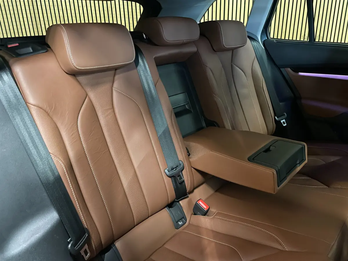 80|87% SOH|GROTE ACCU|ELEK.TREKHAAK||STUUR+STOELVERW.V+A|CARPLAY/ANDROID|CAMERA|NAVI|NAP|NL-AUTO|MARGE|