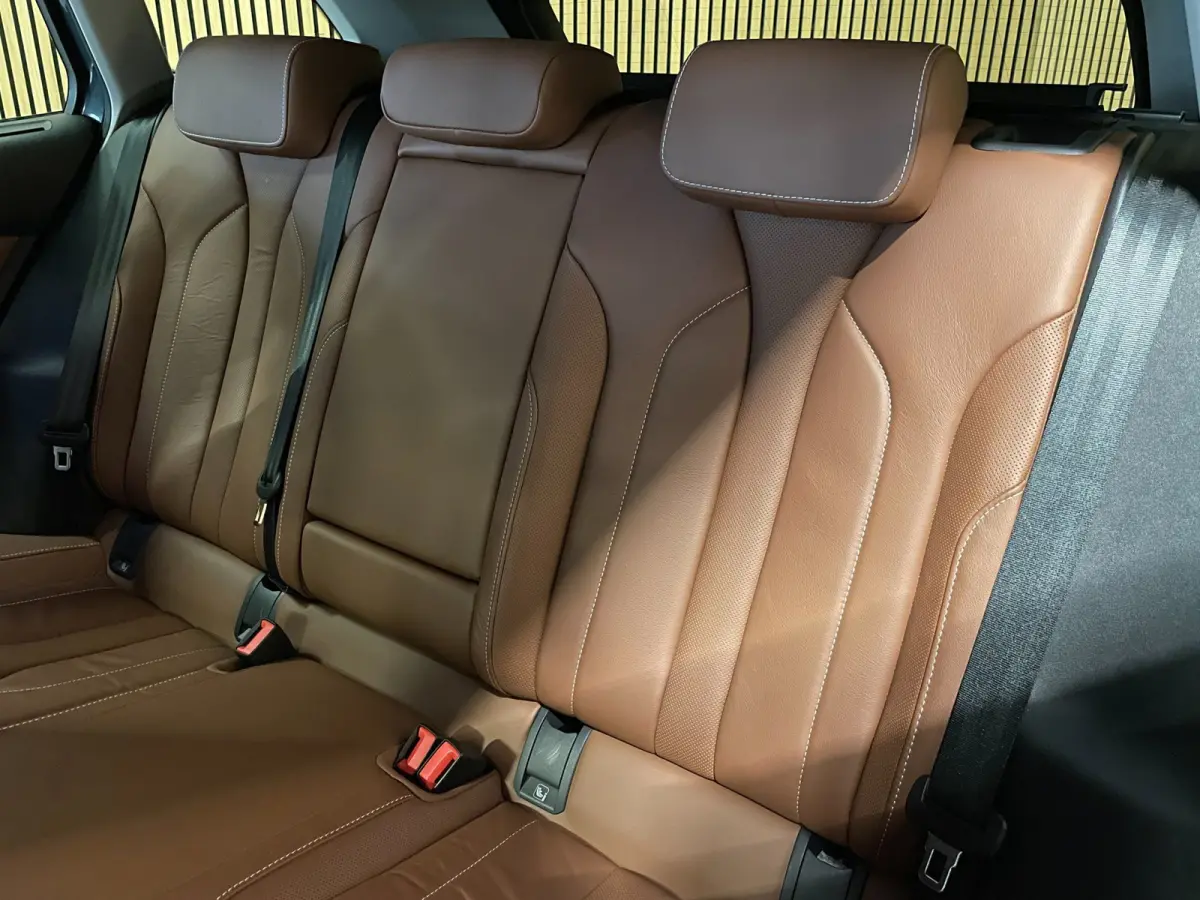 80|87% SOH|GROTE ACCU|ELEK.TREKHAAK||STUUR+STOELVERW.V+A|CARPLAY/ANDROID|CAMERA|NAVI|NAP|NL-AUTO|MARGE|