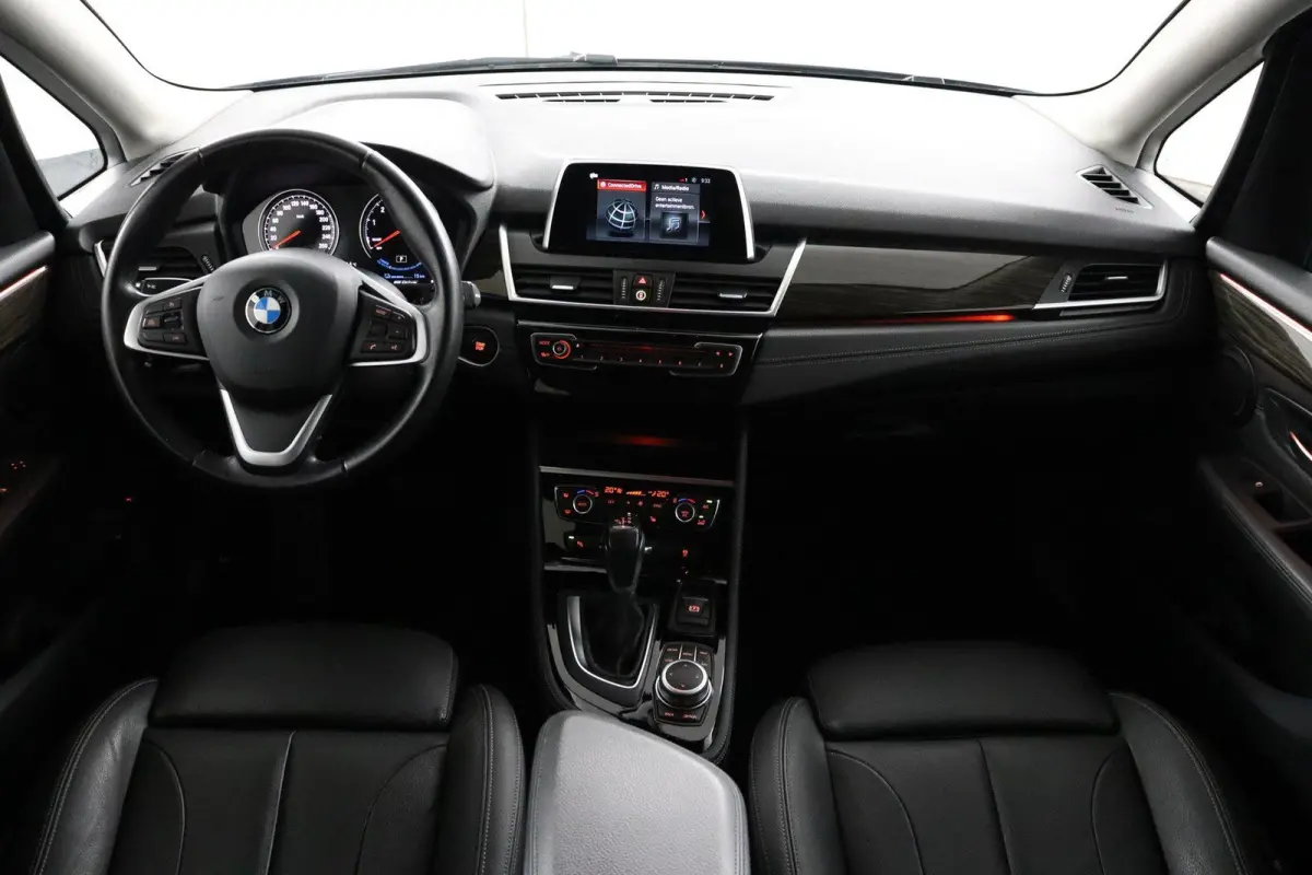 225xe iPerformance | SOH 80% | Cruise control | voorstoelen verwarmd | elektrisch bedienbare achterklep |