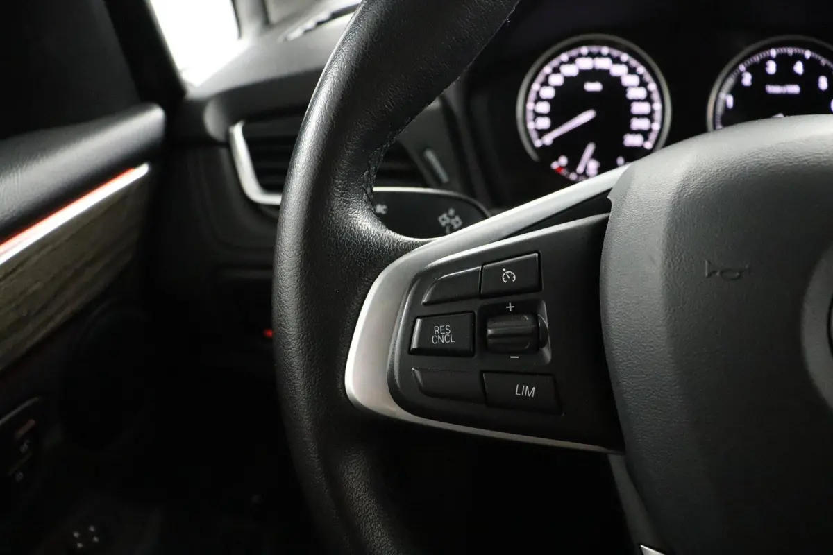 225xe iPerformance | SOH 80% | Cruise control | voorstoelen verwarmd | elektrisch bedienbare achterklep |