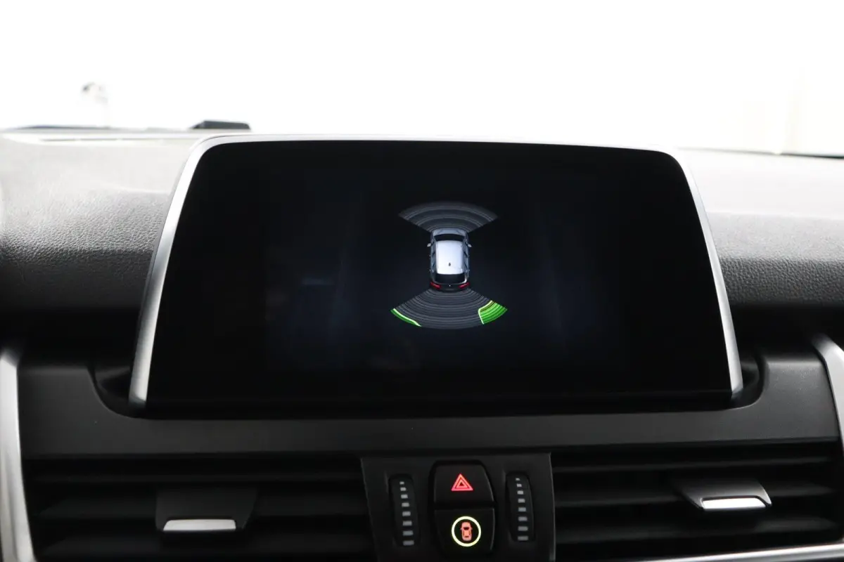 225xe iPerformance | SOH 80% | Cruise control | voorstoelen verwarmd | elektrisch bedienbare achterklep |