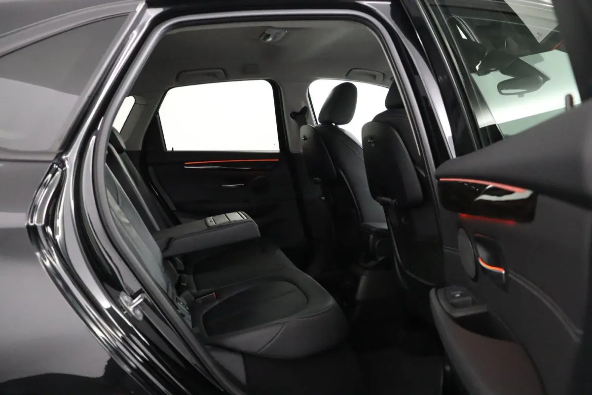 225xe iPerformance | SOH 80% | Cruise control | voorstoelen verwarmd | elektrisch bedienbare achterklep |