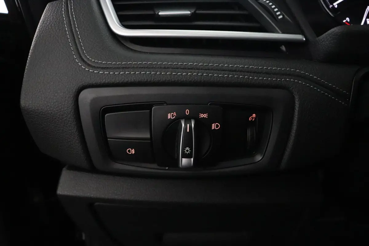 225xe iPerformance | SOH 80% | Cruise control | voorstoelen verwarmd | elektrisch bedienbare achterklep |