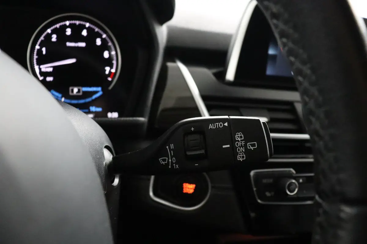 225xe iPerformance | SOH 80% | Cruise control | voorstoelen verwarmd | elektrisch bedienbare achterklep |