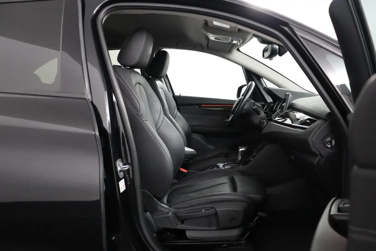 225xe iPerformance | SOH 80% | Cruise control | voorstoelen verwarmd | elektrisch bedienbare achterklep |