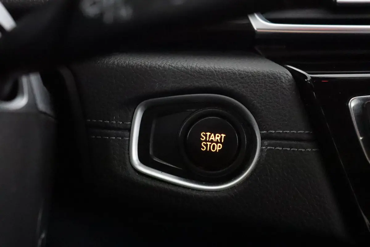 225xe iPerformance | SOH 80% | Cruise control | voorstoelen verwarmd | elektrisch bedienbare achterklep |