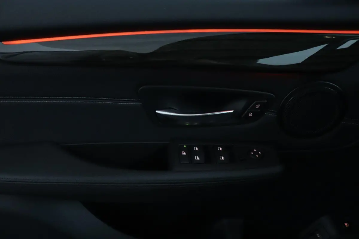 225xe iPerformance | SOH 80% | Cruise control | voorstoelen verwarmd | elektrisch bedienbare achterklep |