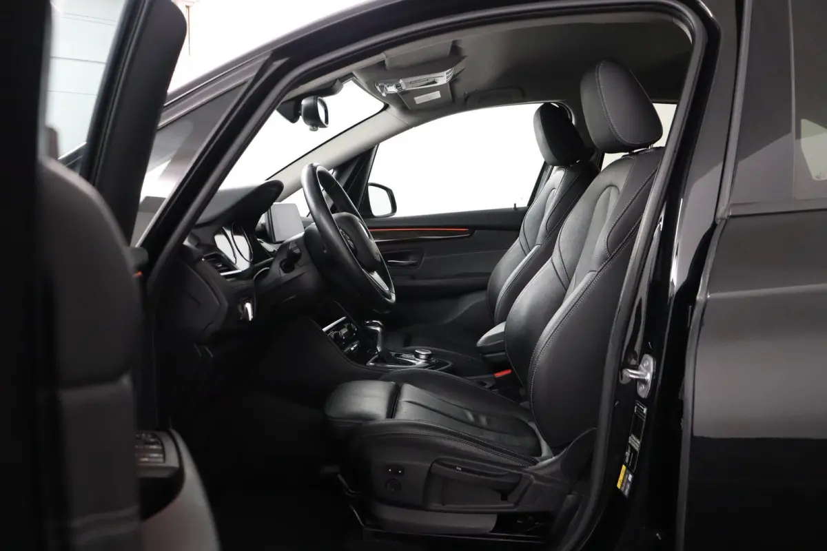 225xe iPerformance | SOH 80% | Cruise control | voorstoelen verwarmd | elektrisch bedienbare achterklep |