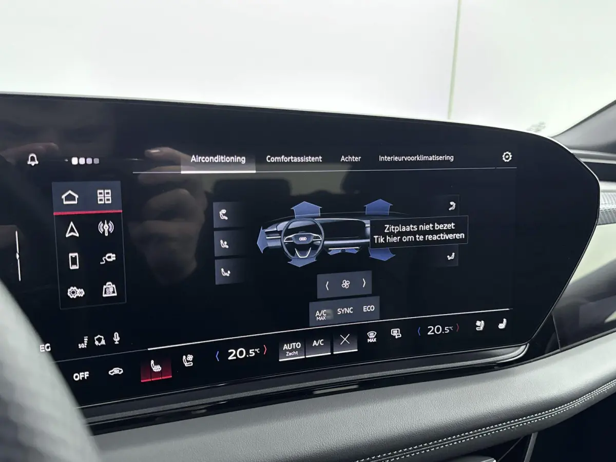 S edition 83 kWh | 21 inch velgen | Luchtvering | 360 graden camera | Stoelverwarming/-ventilatie | MMI bijrijdersdisplay | Adaptieve cruise control | Trekhaak wegklapbaar