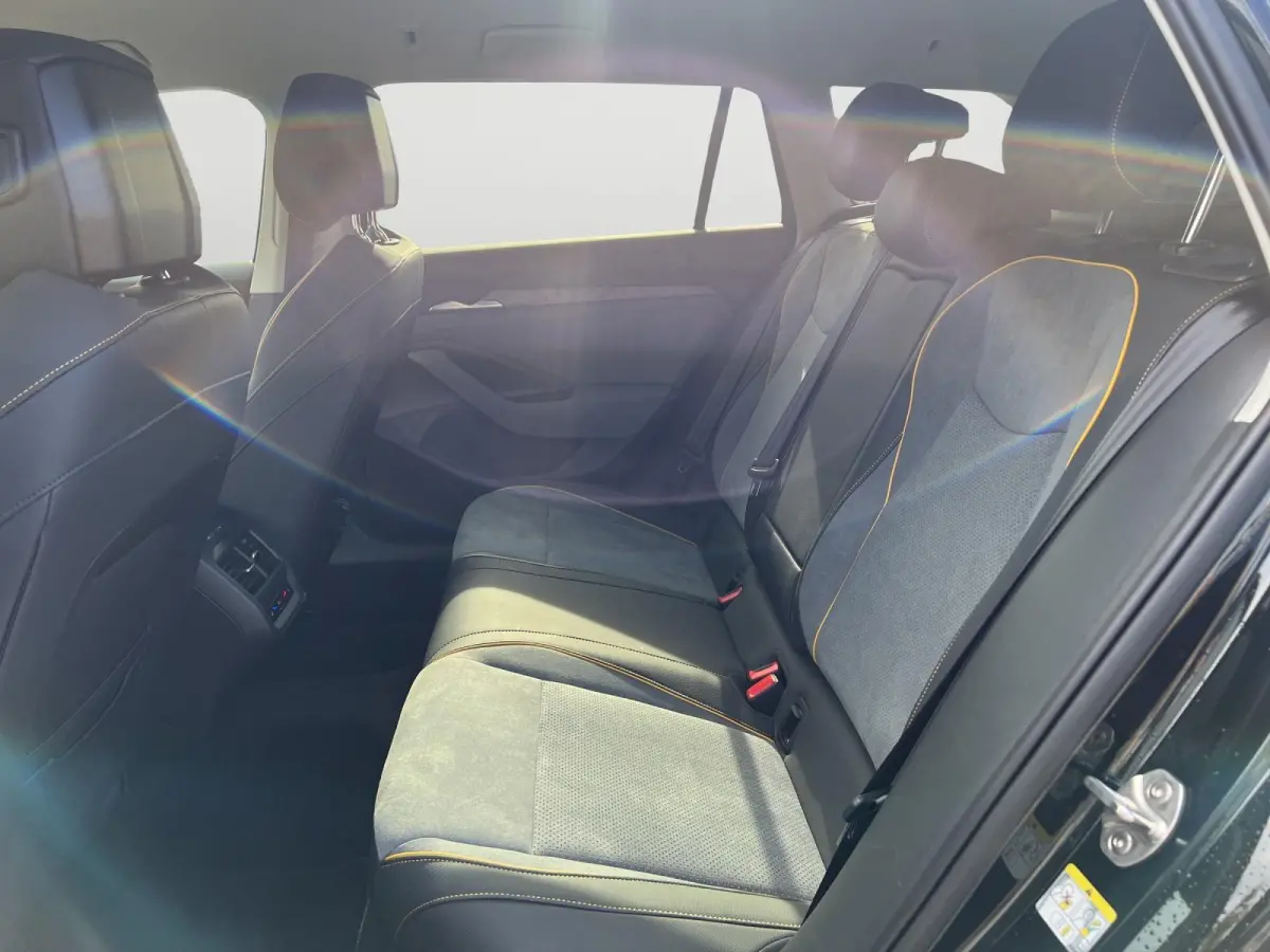 1.5 TSI PHEV Edition | 204Pk | Trekhaak | Winterpakket | ACC |