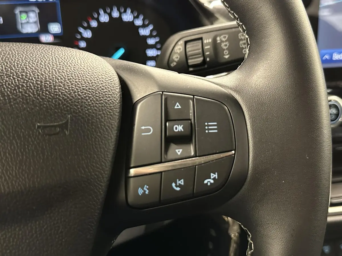 1.0 EcoBoost Titanium NAVI CRUISE LM ECC CARPLAY.