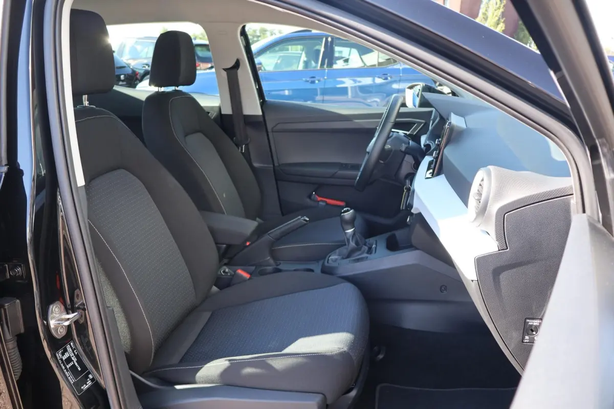 1.0 EcoTSI 95pk Style | Climate Control | Carplay | PDC | DAB radio