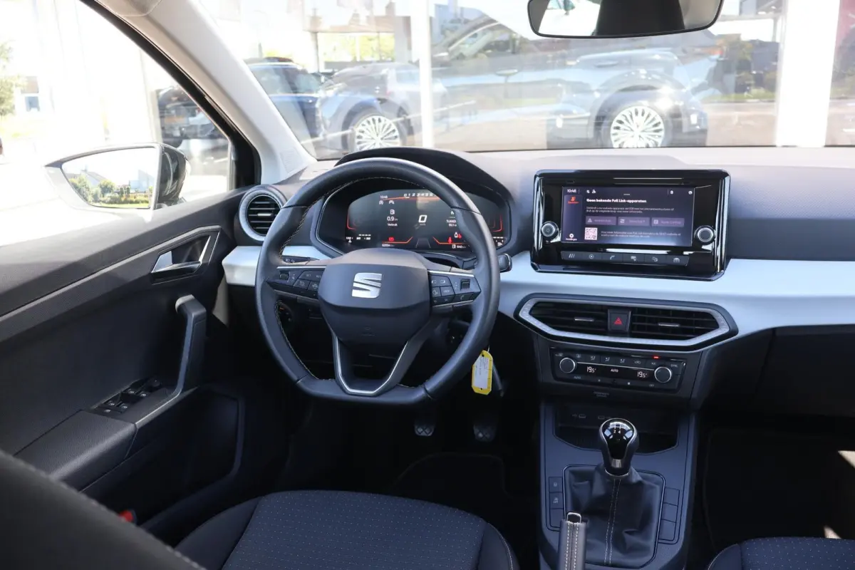 1.0 EcoTSI 95pk Style | Climate Control | Carplay | PDC | DAB radio