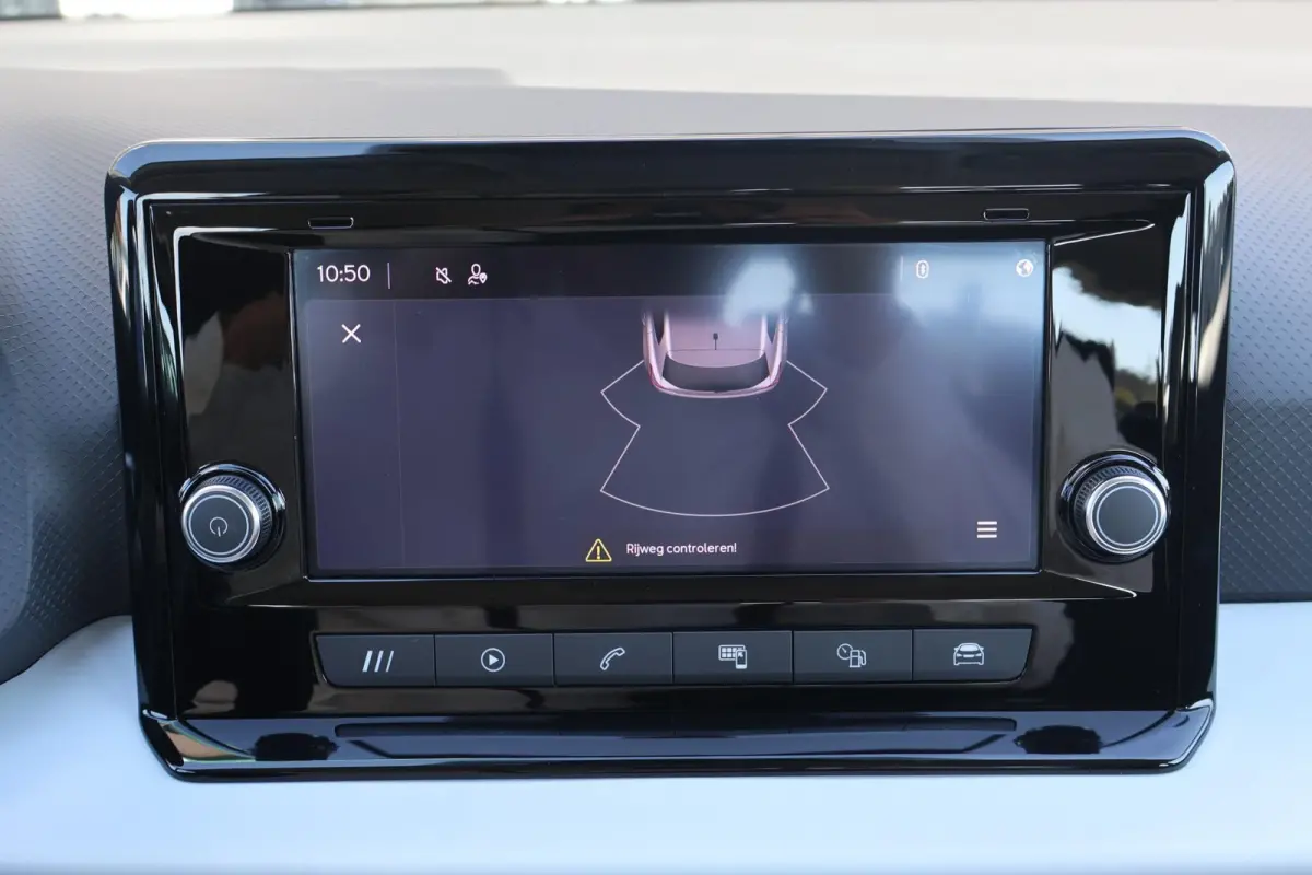 1.0 EcoTSI 95pk Style | Climate Control | Carplay | PDC | DAB radio