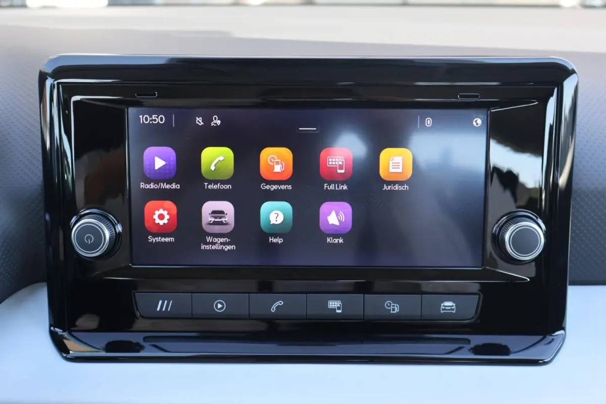 1.0 EcoTSI 95pk Style | Climate Control | Carplay | PDC | DAB radio