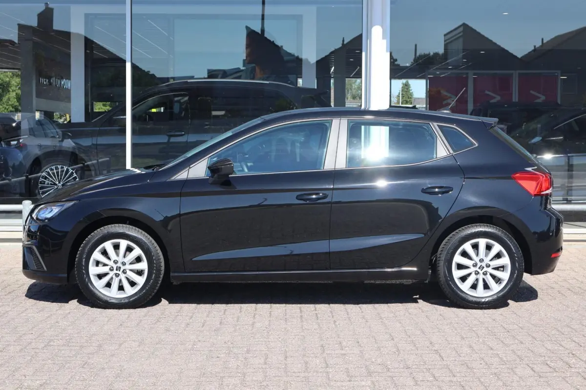 1.0 EcoTSI 95pk Style | Climate Control | Carplay | PDC | DAB radio