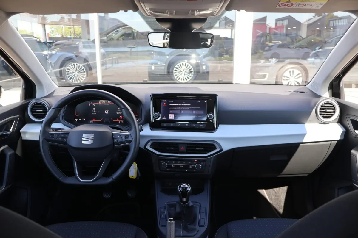 1.0 EcoTSI 95pk Style | Climate Control | Carplay | PDC | DAB radio