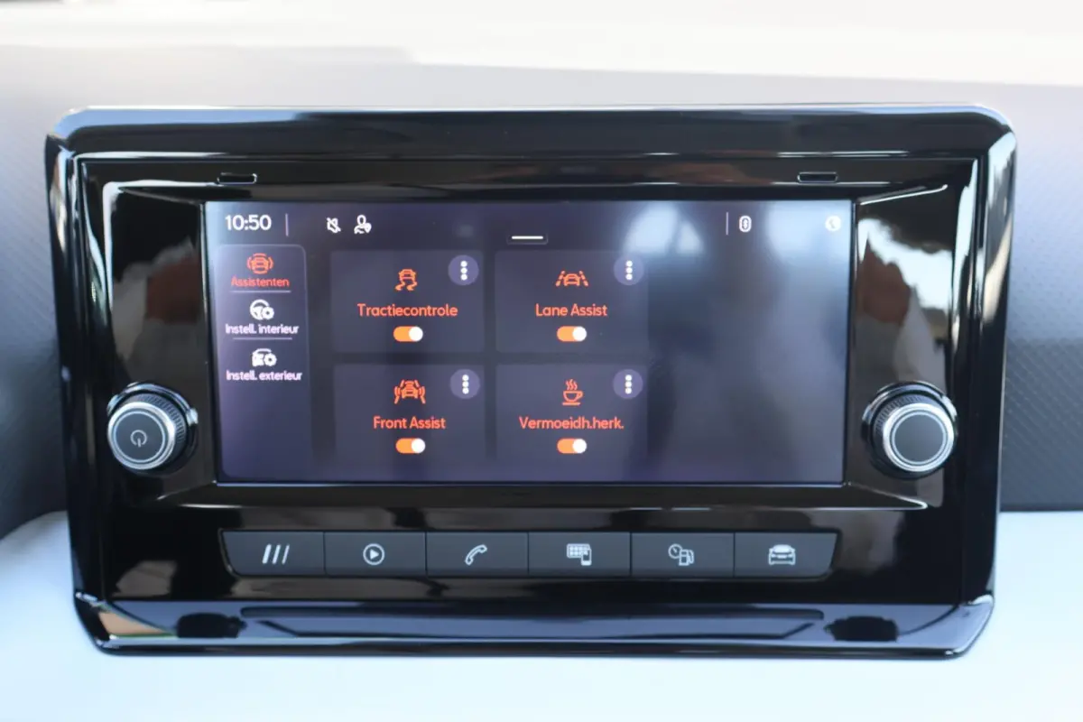 1.0 EcoTSI 95pk Style | Climate Control | Carplay | PDC | DAB radio