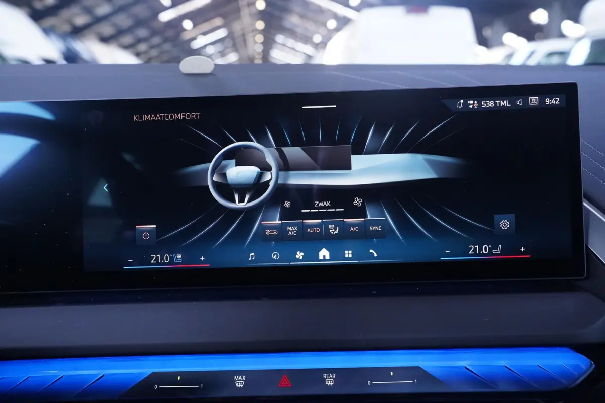 30e xDrive M Sport Pro 100% SOH Stoelverwarming v+a Stuurverwarming Stoelventilatie voor Head up display Harman/kardon Memory bestuurderstoel Apple carplay/android auto Adaptive cruise contr