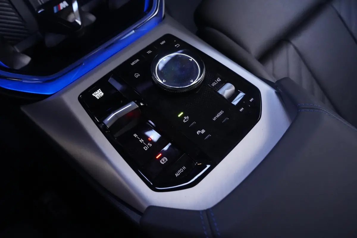30e xDrive M Sport Pro 100% SOH Stoelverwarming v+a Stuurverwarming Stoelventilatie voor Head up display Harman/kardon Memory bestuurderstoel Apple carplay/android auto Adaptive cruise contr