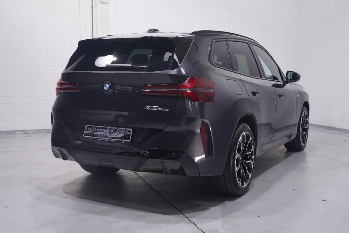 30e xDrive M Sport Pro 100% SOH Stoelverwarming v+a Stuurverwarming Stoelventilatie voor Head up display Harman/kardon Memory bestuurderstoel Apple carplay/android auto Adaptive cruise contr
