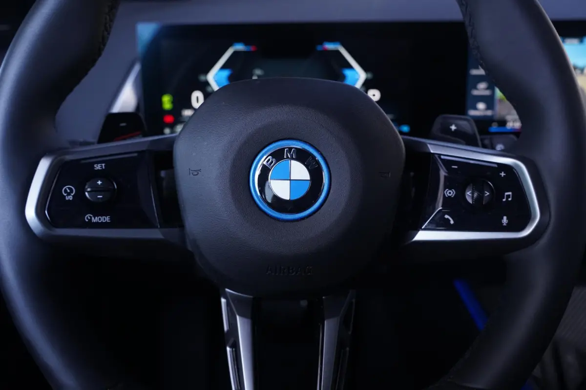 30e xDrive M Sport Pro 100% SOH Stoelverwarming v+a Stuurverwarming Stoelventilatie voor Head up display Harman/kardon Memory bestuurderstoel Apple carplay/android auto Adaptive cruise contr