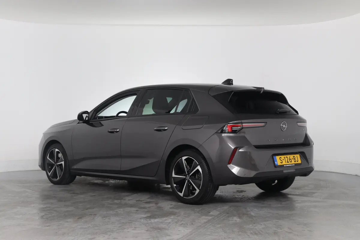 1.6 Hybrid Edition | Dealer Onderhouden! | SOH 94% | LED | Cruise Adaptive | Navi By App | Keyless Start | Clima | Parkeersensoren V+A | Lichtmetalen Velgen