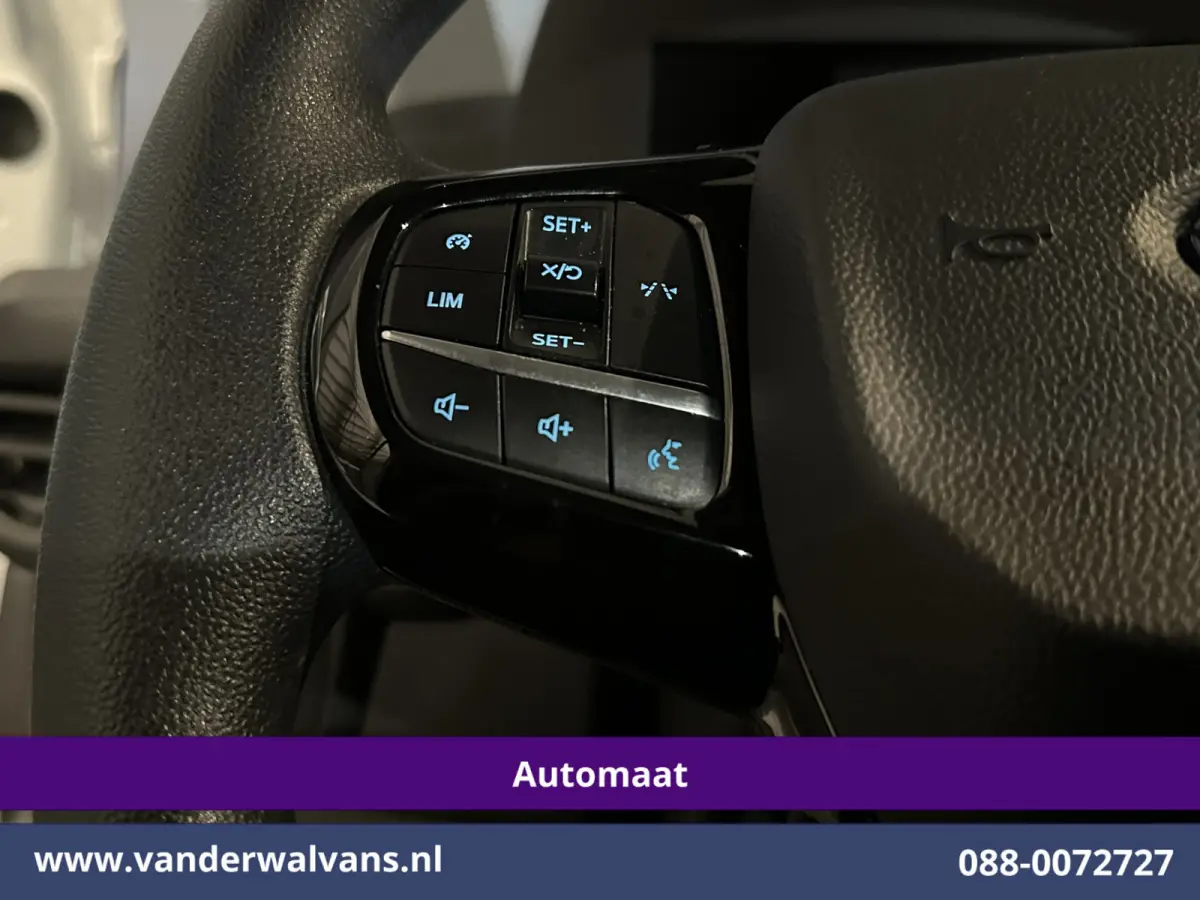 2.0 TDCI 136pk Automaat L1H1 Euro6 Airco | Camera | Apple Carplay | Cruisecontrol | LED | 2740kg trekhaak Android Auto, Parkeersensoren, Verwarmde voorruit, Bijrijdersbank