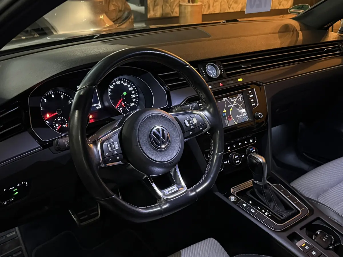 1.4 TSI ACT R-Line Garantie|DSG|Trekhaak|Adoptieve Cruise|Navi|Leder|PDC Rijklaar