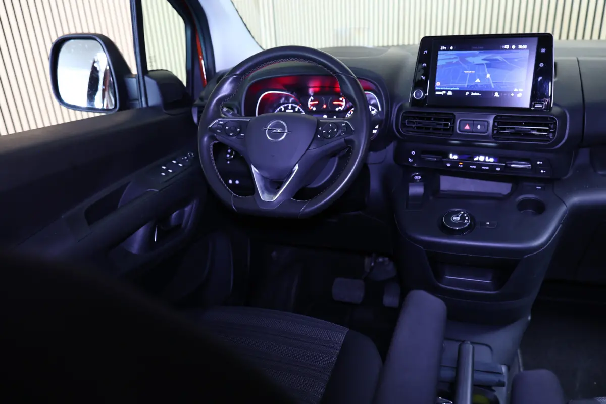 1.2 Turbo Innovation XL 7pers AUTOM NAVI Carplay TREKH 360 Cam L2H1 '21