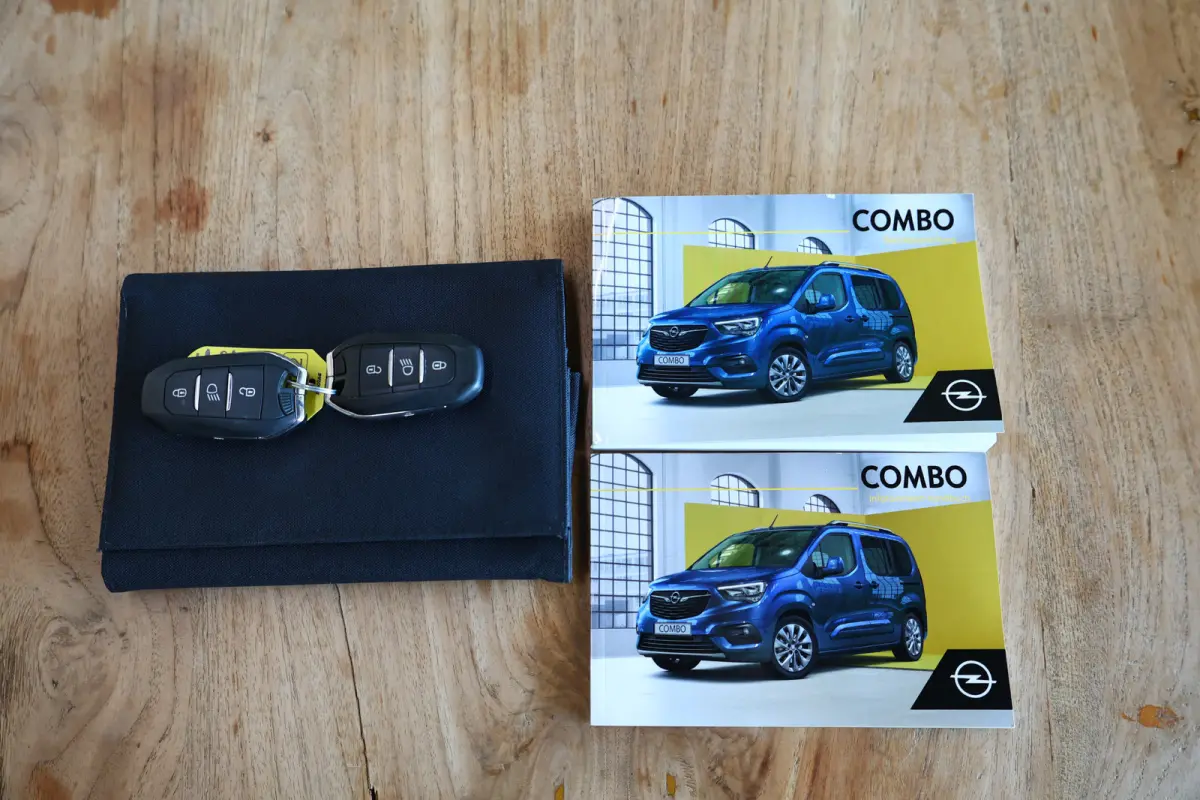 1.2 Turbo Innovation XL 7pers AUTOM NAVI Carplay TREKH 360 Cam L2H1 '21