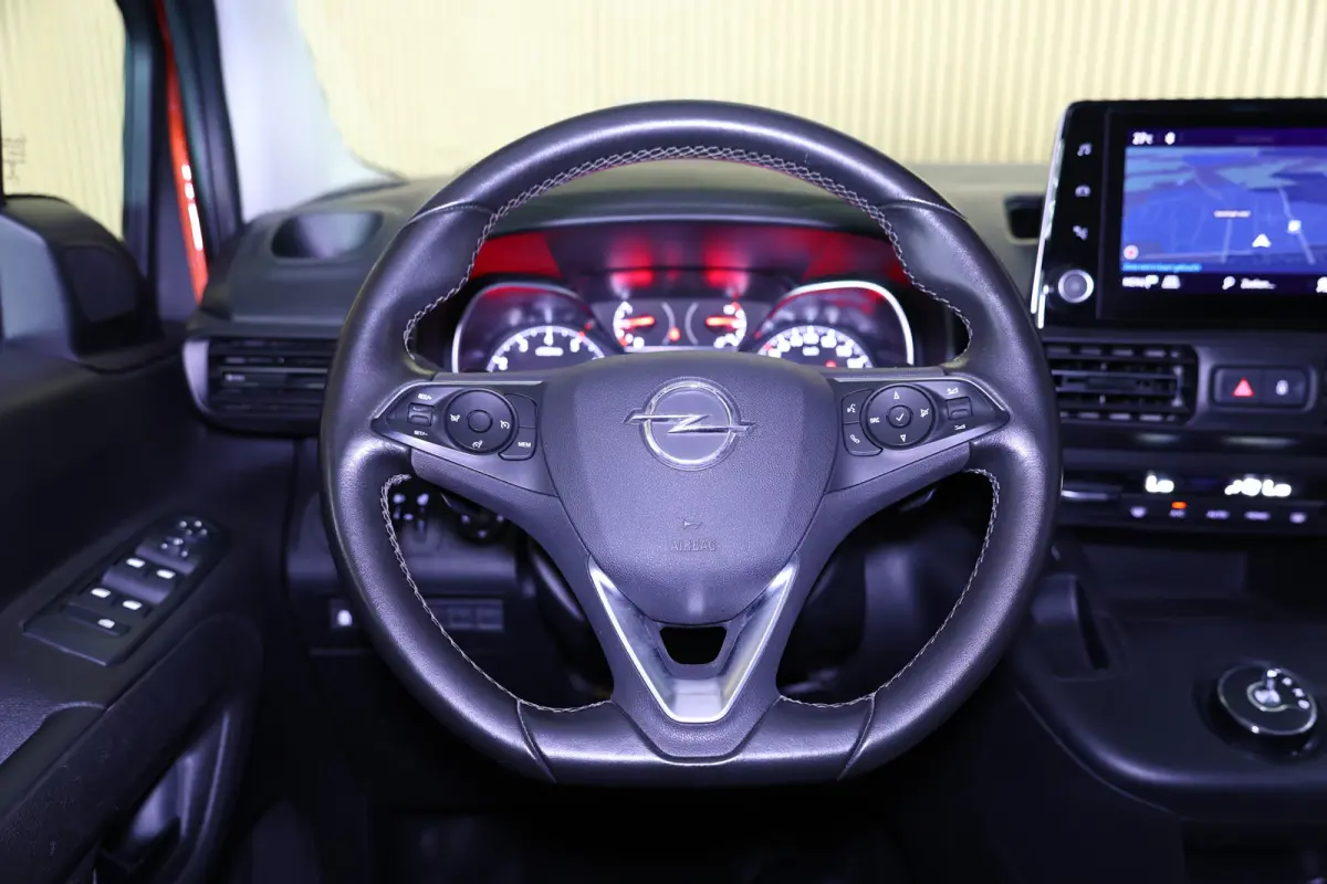 1.2 Turbo Innovation XL 7pers AUTOM NAVI Carplay TREKH 360 Cam L2H1 '21