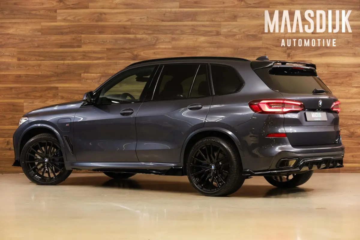 xDrive45e M-Sport|Individual|4WB|Skylounge|B&W|Massage|