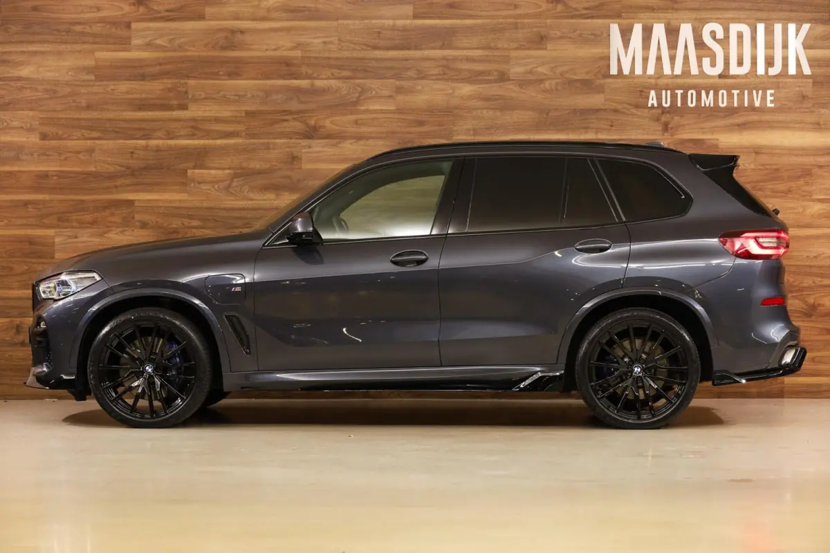 xDrive45e M-Sport|Individual|4WB|Skylounge|B&W|Massage|