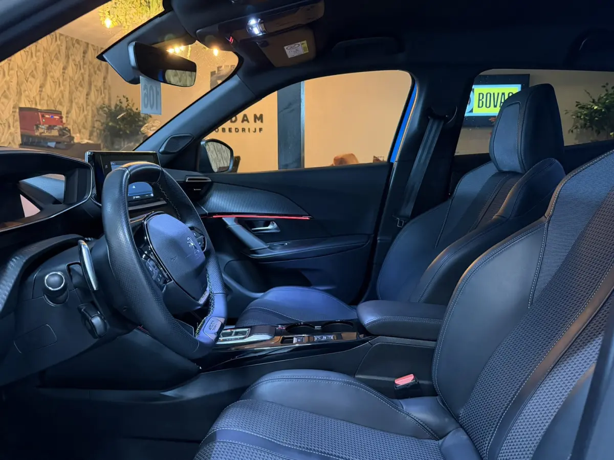 1.2 GT Line|Automaat|Premium kleur|131PK Sport|360° Camera|Sfeerverlichting|Navi|CarPlay|LED|Rijklaar
