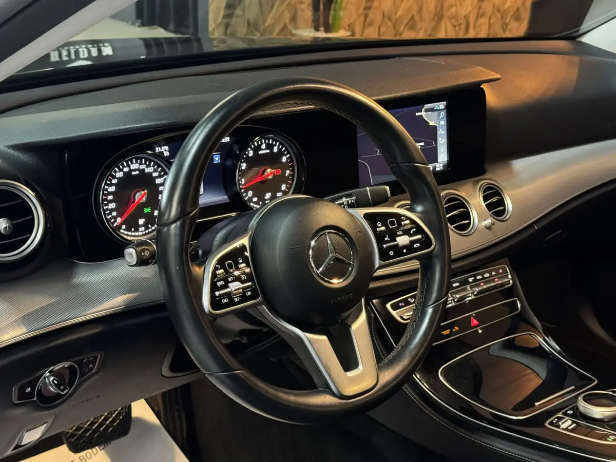 E 200 Business Solution|Automaat|Dealeronderhouden|Keyless|Camera|Elek. Achterklep|Rijklaar