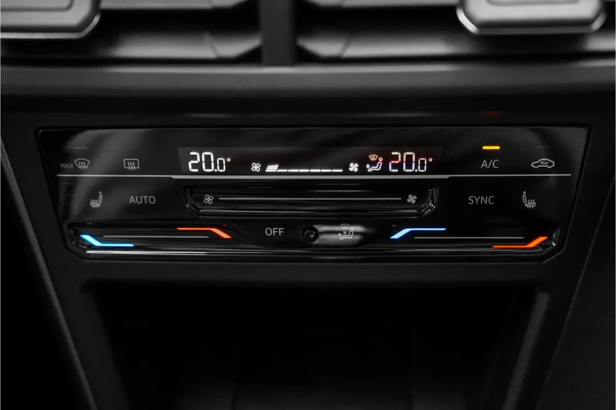 1.0 TSI GP-Edition Automaat Pano ACC IQ Light Keyless Virtual Dash 17"