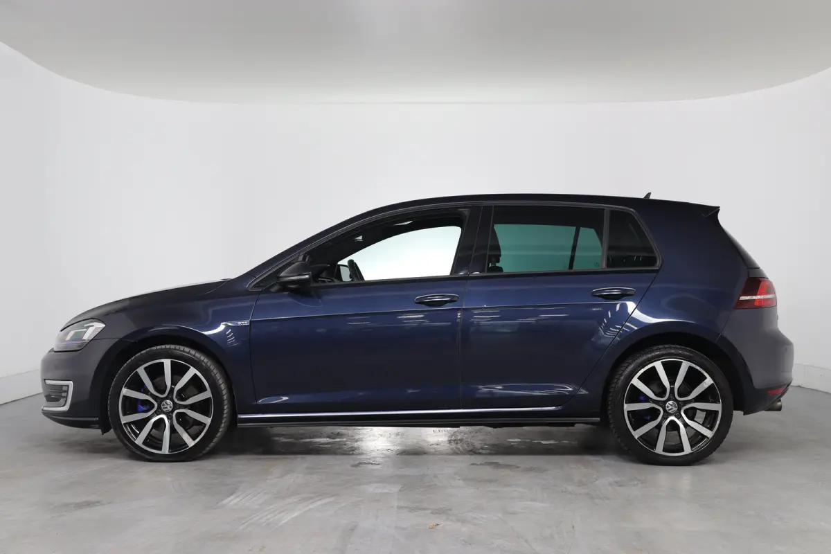 1.4 TSI GTE | Goed Onderhouden! | LED | Camera | Clima | Navi | Sfeerverlichting | Cruise Adaptive | 18'' Lichtmetalen Velgen | Parkeersensoren V+A