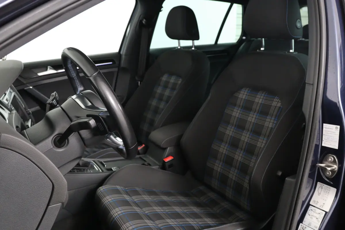 1.4 TSI GTE | Goed Onderhouden! | LED | Camera | Clima | Navi | Sfeerverlichting | Cruise Adaptive | 18'' Lichtmetalen Velgen | Parkeersensoren V+A