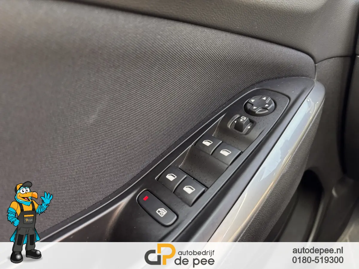 1.2 Turbo Online Edition GARANTIE/AUTOMAAT/NW.DISTRI/CARPLAY/CRUISE/CLIMA/TREKHAAK/PARK.SENS. V+A rijklaarprijs!