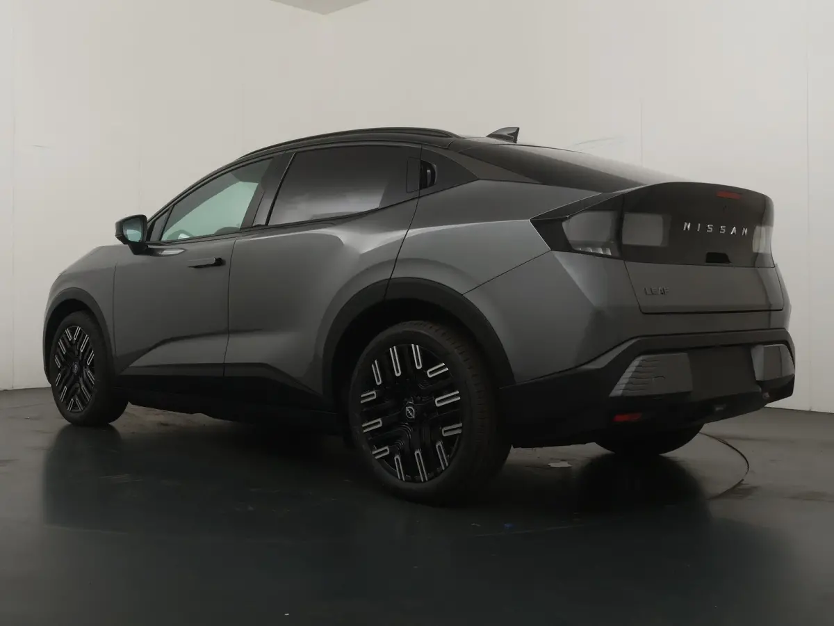 Evolve 75 kWh | Nu tijdelijk met €500,- voorraadkorting! | €2.000,- inruilvoordeel | Warmtepomp | Stoel- en stuurverwarming | Pro-Pilot Assist | 622km WLTP rijbereik | Dimbaar panoramada