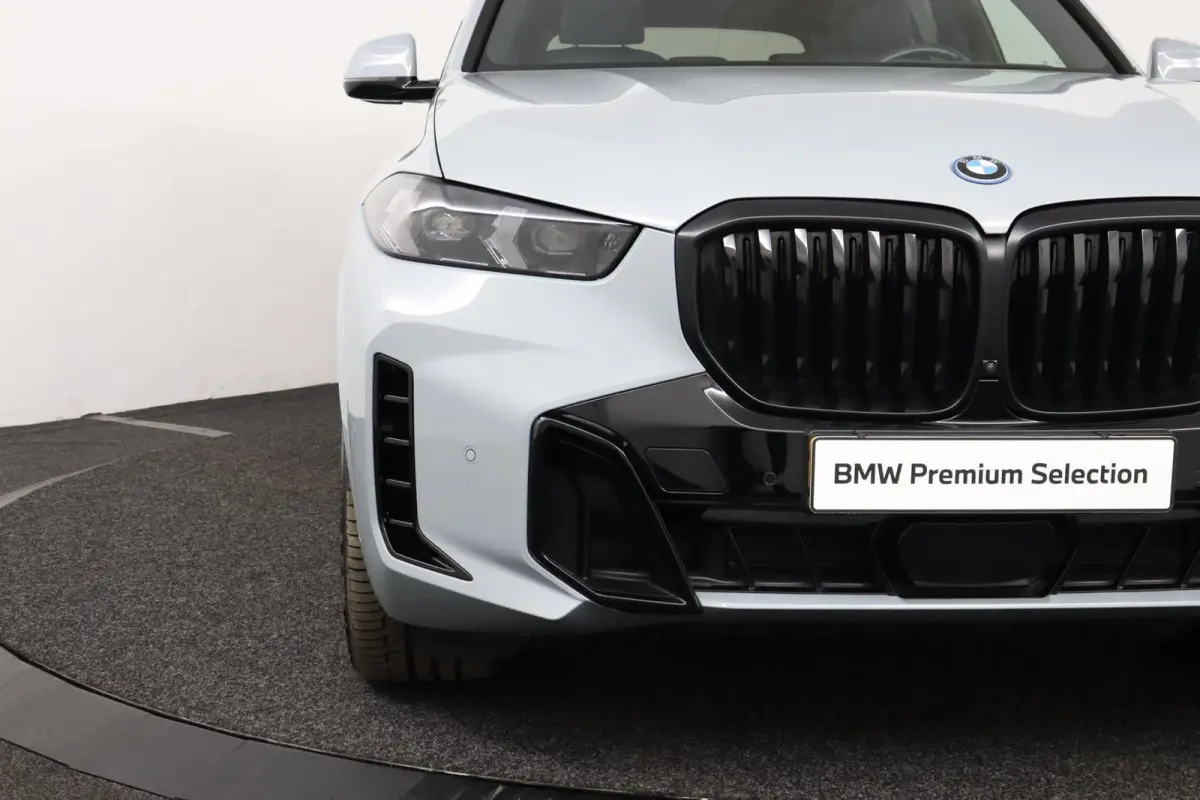 xDrive50e | SOH 100%| Sport Pakket Pro | Panoramadak | Harman Kardon | Stoelverwarming Voor & Achter | Individual Dashboard Leder  | 22'' LM
