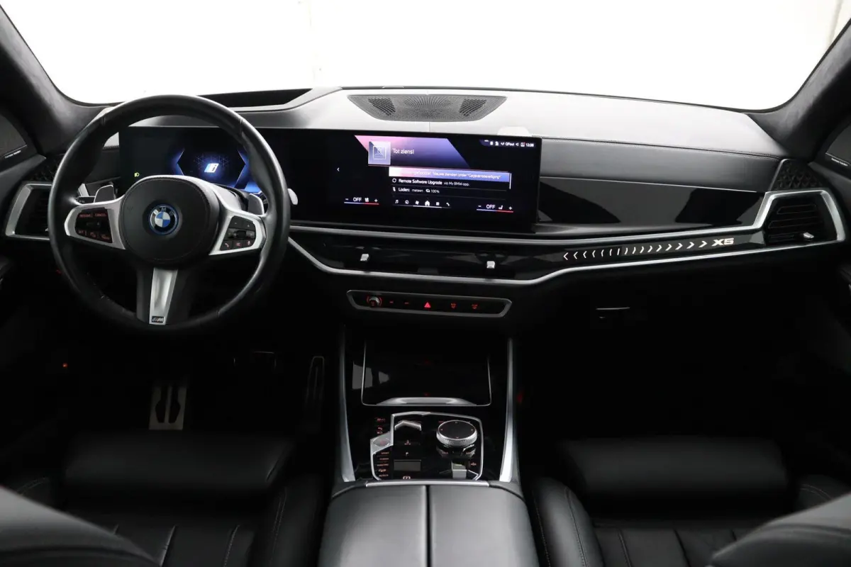 xDrive50e | SOH 100%| Sport Pakket Pro | Panoramadak | Harman Kardon | Stoelverwarming Voor & Achter | Individual Dashboard Leder  | 22'' LM
