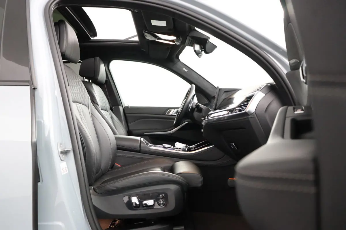 xDrive50e | SOH 100%| Sport Pakket Pro | Panoramadak | Harman Kardon | Stoelverwarming Voor & Achter | Individual Dashboard Leder  | 22'' LM
