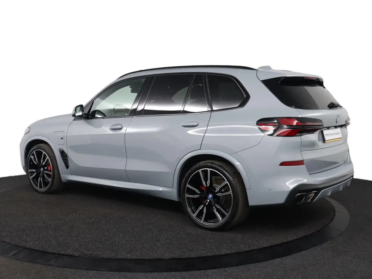 xDrive50e | SOH 100%| Sport Pakket Pro | Panoramadak | Harman Kardon | Stoelverwarming Voor & Achter | Individual Dashboard Leder  | 22'' LM