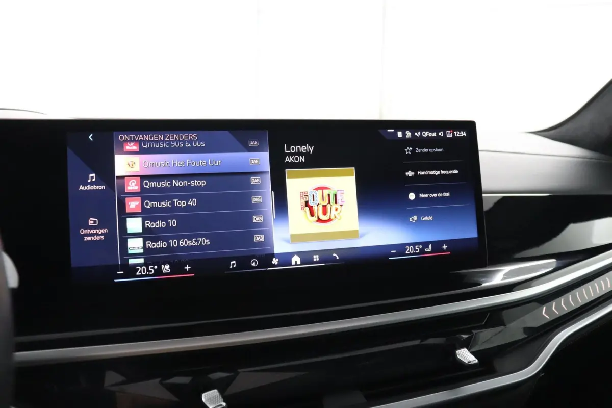 xDrive50e | SOH 100%| Sport Pakket Pro | Panoramadak | Harman Kardon | Stoelverwarming Voor & Achter | Individual Dashboard Leder  | 22'' LM